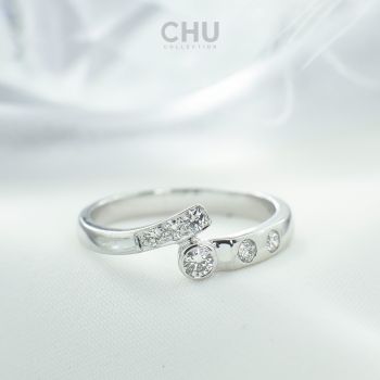 แหวนประดับเพชรบนเรือนทองขาว FS657